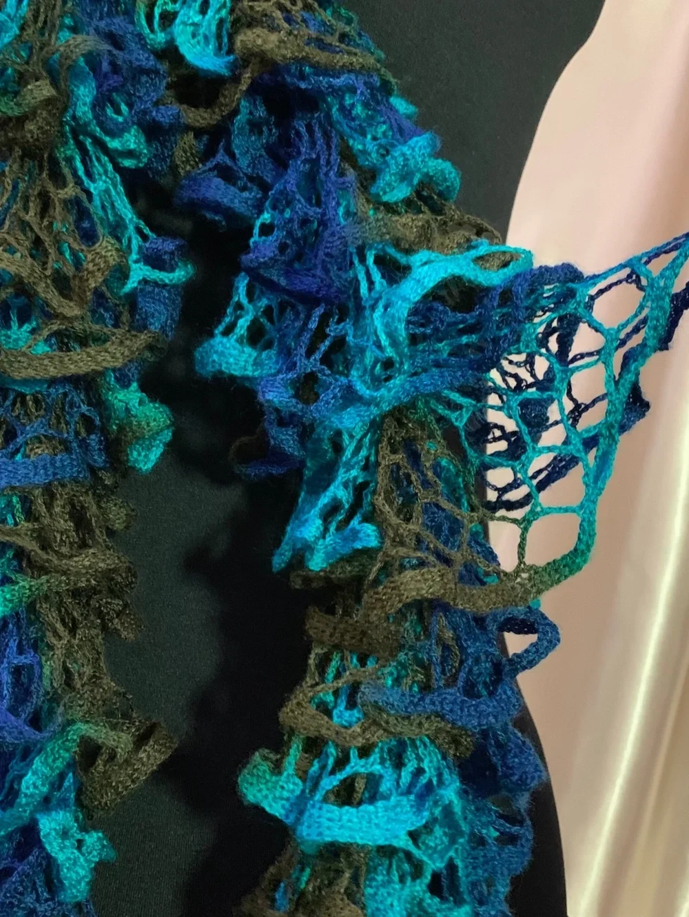 Beachy Ruffled Ribbon Boa Scarf Blue Teal Web Mesh Open Knit Frill Y2K